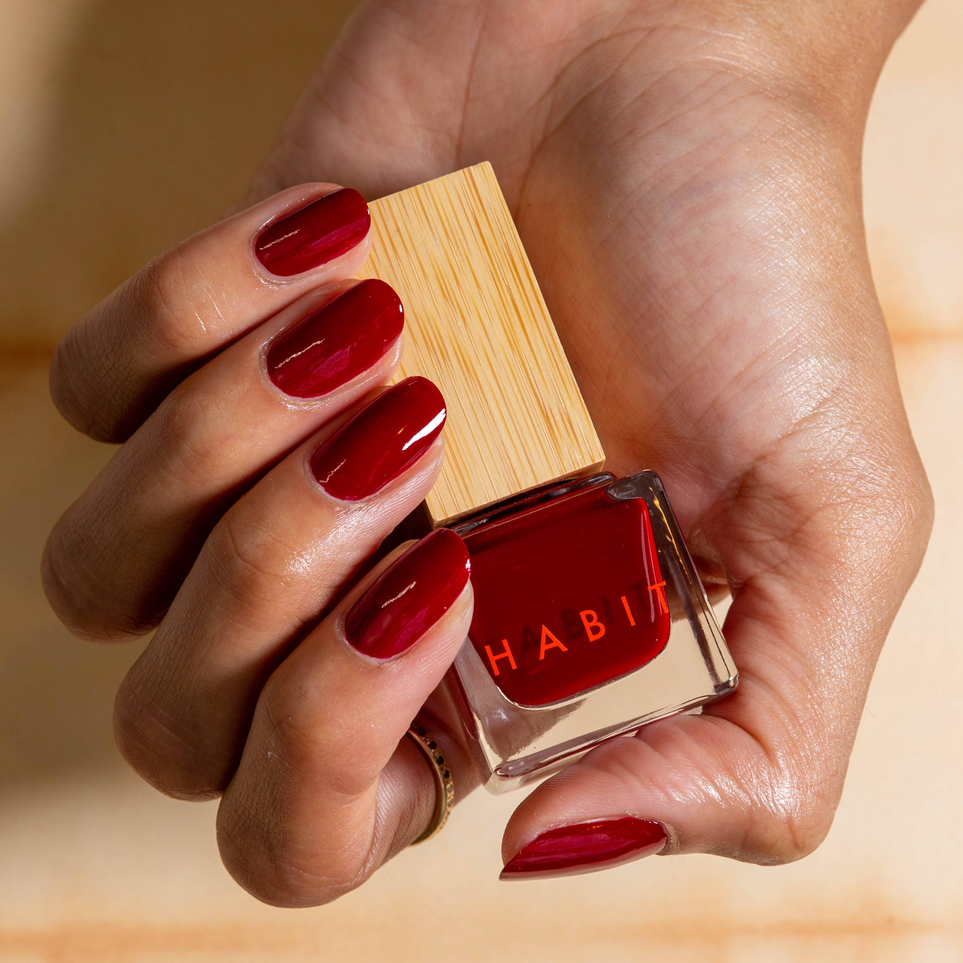 15 Santa Sangre | Habit Cosmetics