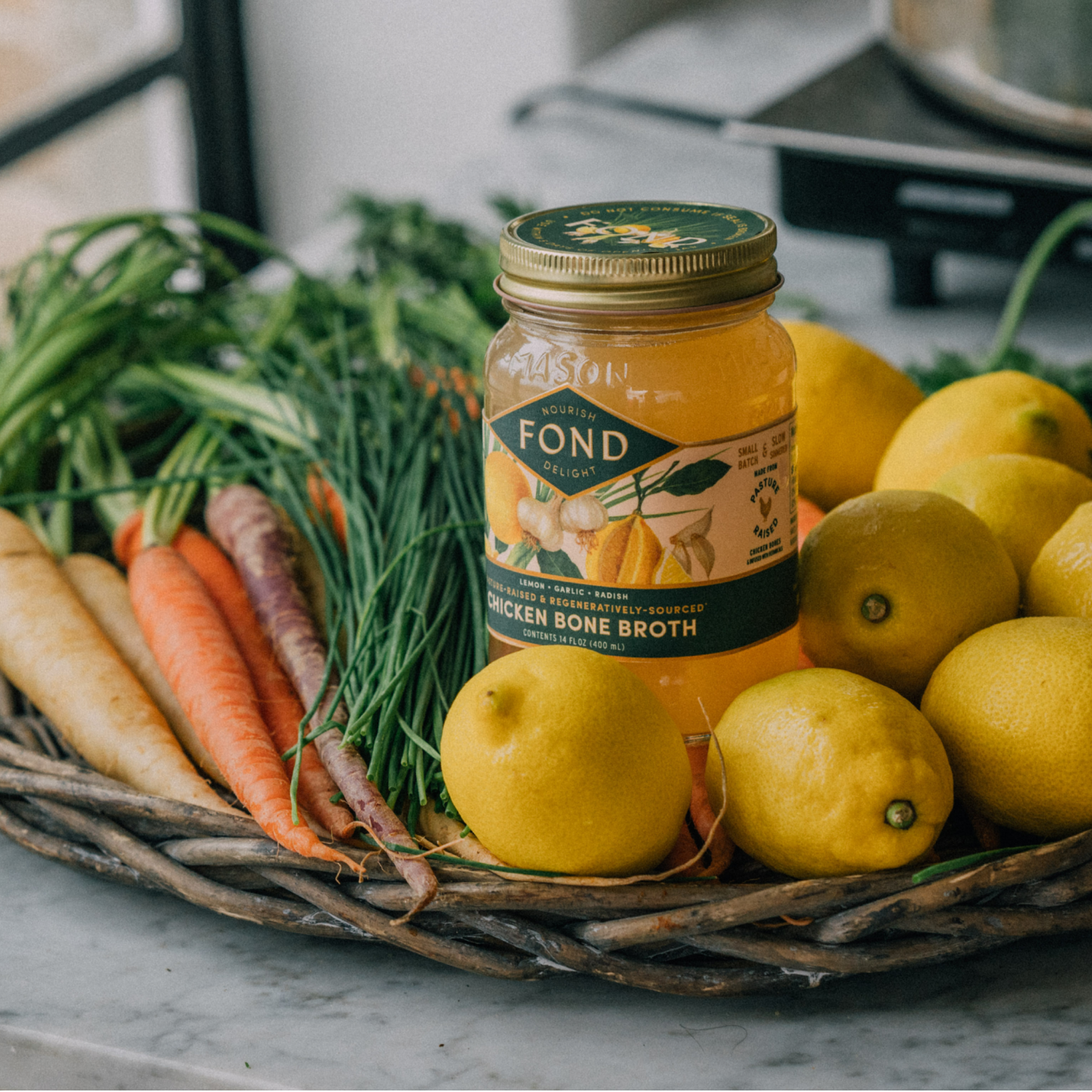 Lemon & Garlic Pasture-Raised Chicken Bone Broth 14oz | Fond Regenerative