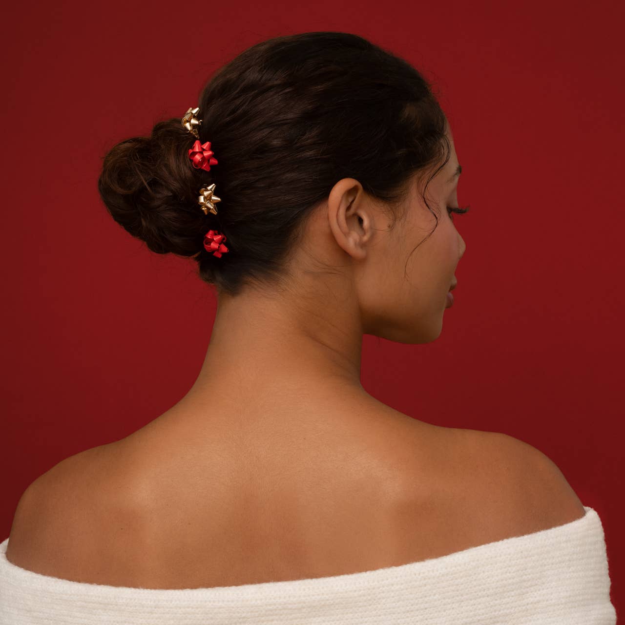 Metal Gift Bow Bobby Pins 4pc Set - Red & Gold | KITSCH