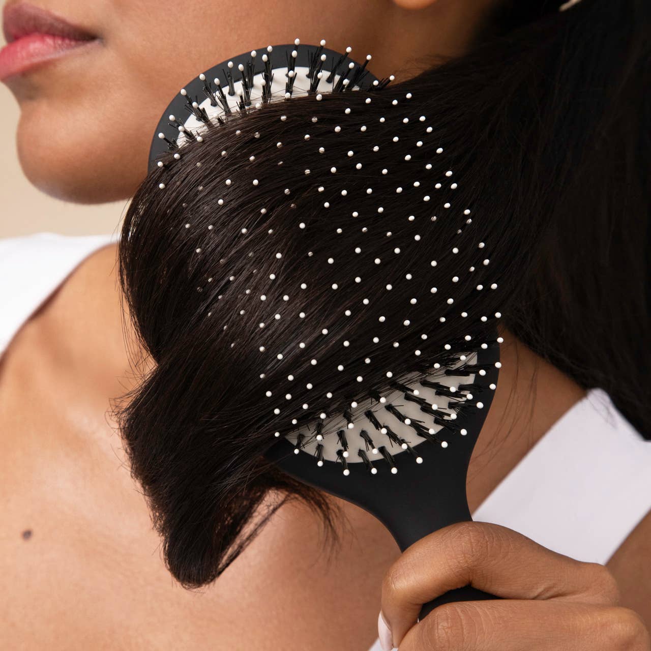 Smooth & Polish Brush in Black | KITSCH