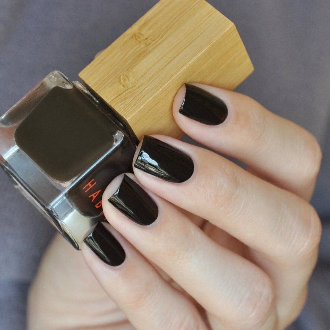 22 Diabolique | Habit Cosmetics