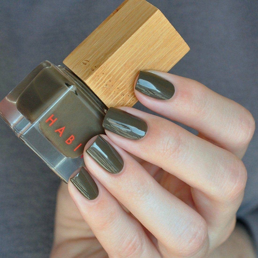 20 Retrograde | Habit Cosmetics