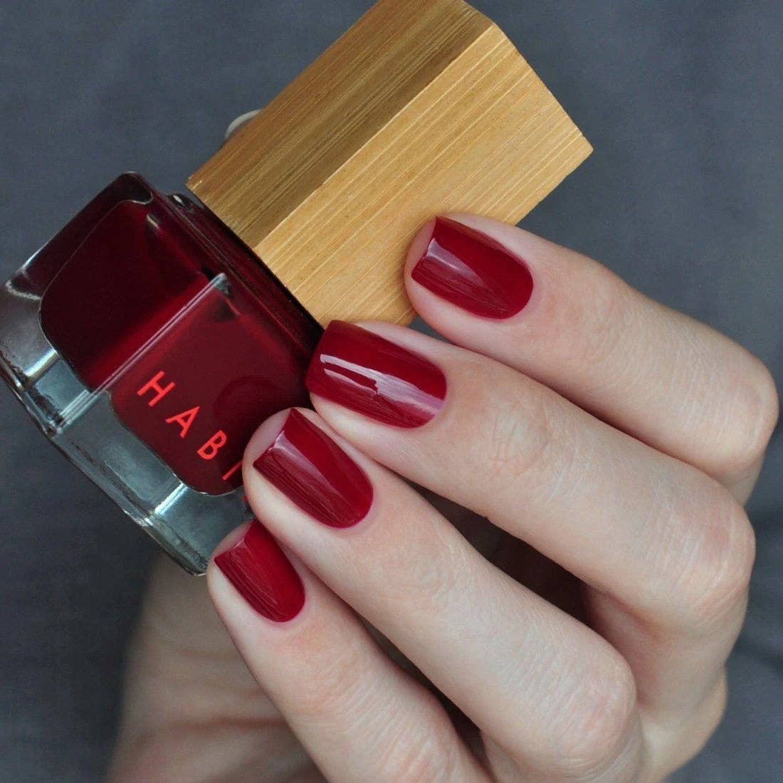 15 Santa Sangre | Habit Cosmetics