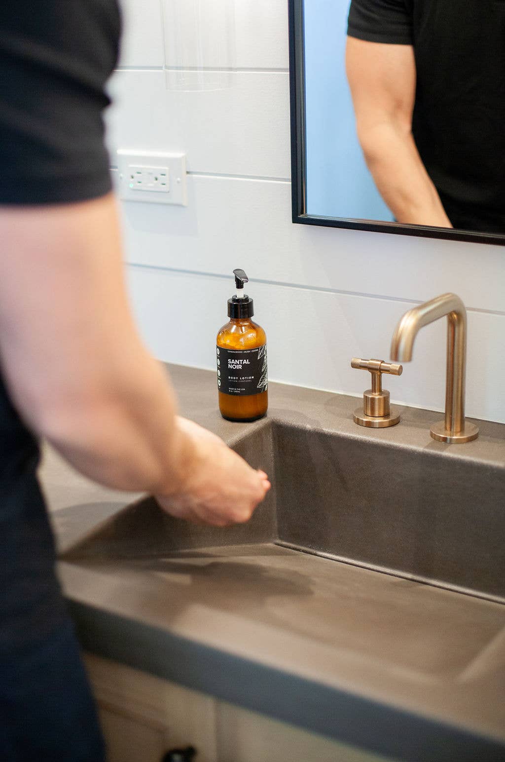 Santal Noir - Hand & Body Lotion- Men's | Broken Top