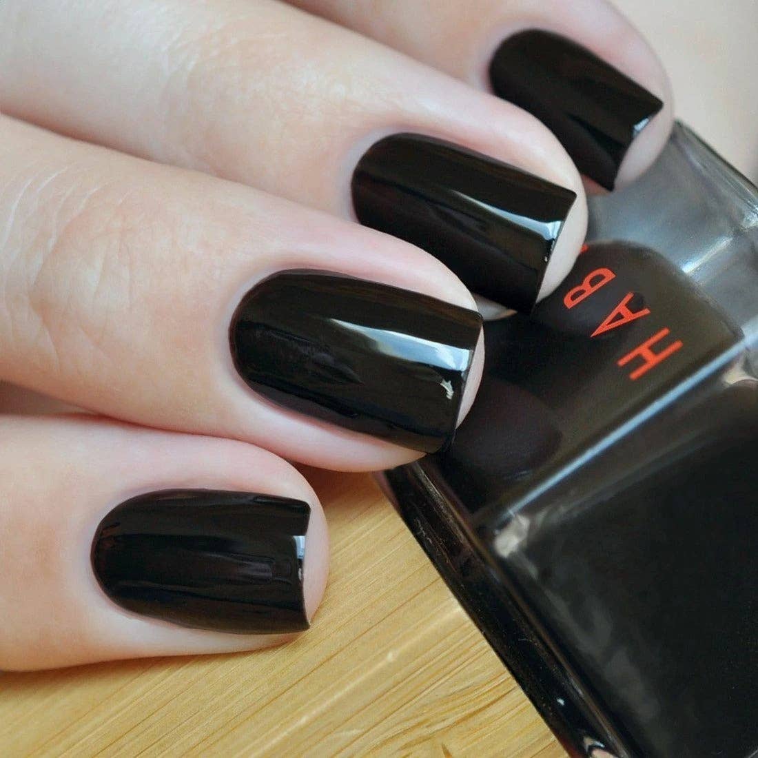 22 Diabolique | Habit Cosmetics