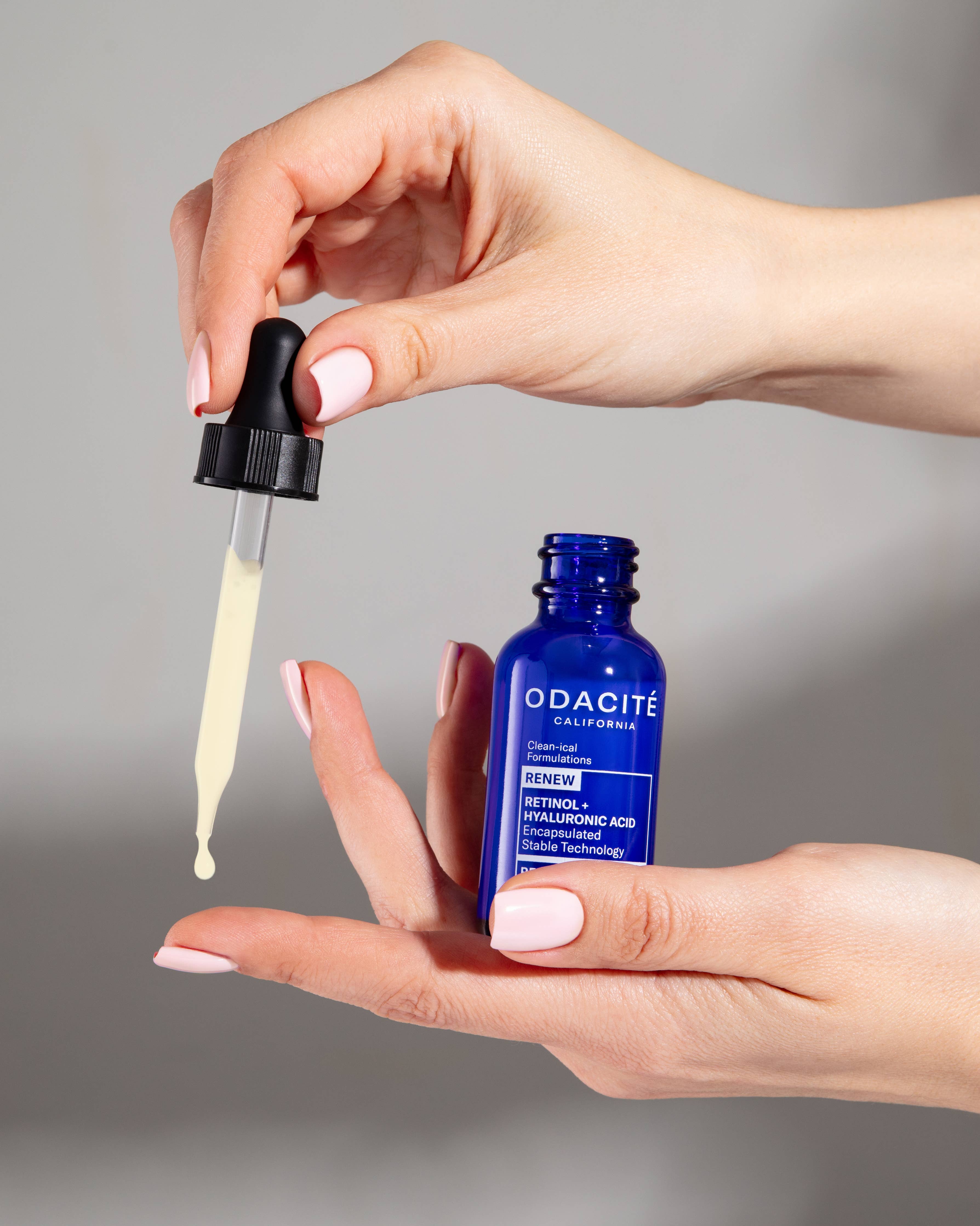 Retinol + Hyaluronic Acid Renewing Serum | Odacité