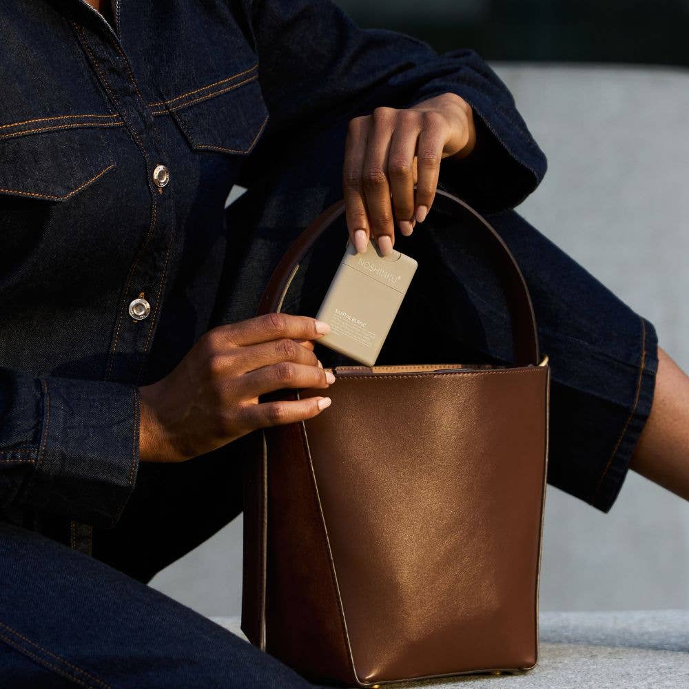 Santal Blanc Hydrating Pocket Hand Sanitizer | Noshinku